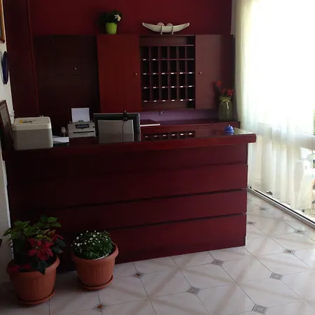 泽费罗斯酒店 Rhodes City