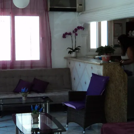 泽费罗斯酒店 酒店