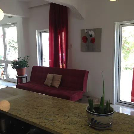 泽费罗斯酒店 Rhodes City