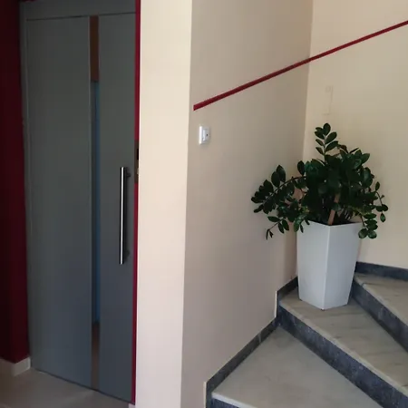 Zefyros * עיר רודוס