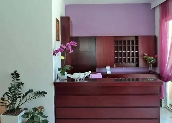 Ξενοδοχείο ζέφυρος *